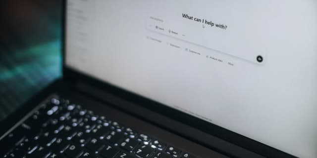 如何用 AI 提升内容生产效率 300% 文章封面图